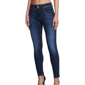 Guess women’s Jeans 30 Reg EUC